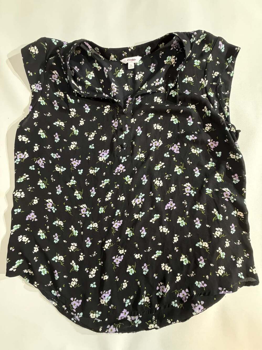 Candie's Black Floral Sleeveless Button Front Top Size XXL